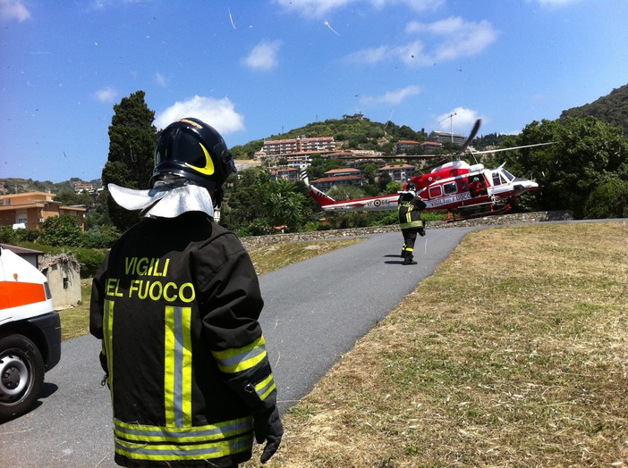 Borghetto D'Arroscia: 85enne finisce sotto il trattore, trasportato in elicottero a Pietra Ligure
