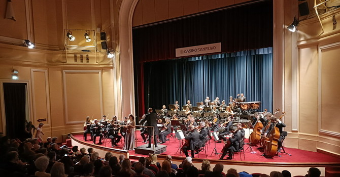 Sinfonica di Sanremo, il nuovo bando dura tre anni ma lo Statuto ne prevederebbe solo due per il direttore artistico