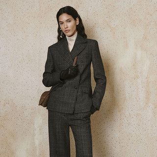 Weekend Max Mara celebra il piacere di vestire con naturalezza, stagione dopo stagione Weekend Max Mara celebra il piacere di vestire con naturalezza, stagione dopo stagione