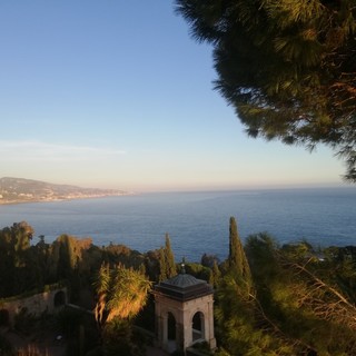 Ventimiglia: ipotesi futuro centro migranti a Mortola, forti perplessità dei Comitati di zona e dei residenti