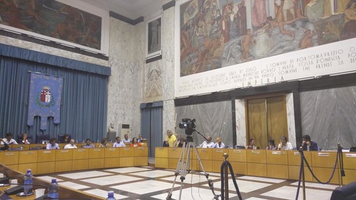 Imperia: dopo il ping pong del numero legale il Consiglio Comunale approva il servizio di raccolta rifiuti porta a porta Imperia: dopo il ping pong del numero legale il Consiglio Comunale approva il servizio di raccolta rifiuti porta a porta