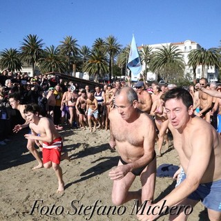 47° Cimento Invernale di Sanremo: come da tradizione, un bel tuffo in mare per salutare l'inizio del 2020 47° Cimento Invernale di Sanremo: come da tradizione, un bel tuffo in mare per salutare l'inizio del 2020