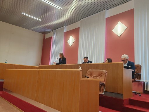 Ventimiglia: Consiglio comunale giovedì sera, attesa per le comunicazioni del sindaco, si parlerà della Coop? Ventimiglia: Consiglio comunale giovedì sera, attesa per le comunicazioni del sindaco, si parlerà della Coop?