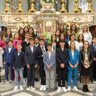 Imperia, il vescovo Borghetti impartisce le cresime nella ricorrenza dei 40 anni di sacerdozio (foto) Imperia, il vescovo Borghetti impartisce le cresime nella ricorrenza dei 40 anni di sacerdozio (foto)
