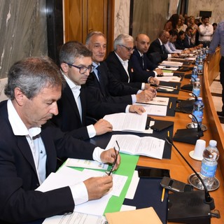 Imperia: l'opposizione di centrodestra si colorerà di arancione, pronto il gruppo consiliare di 'Cambiamo'
