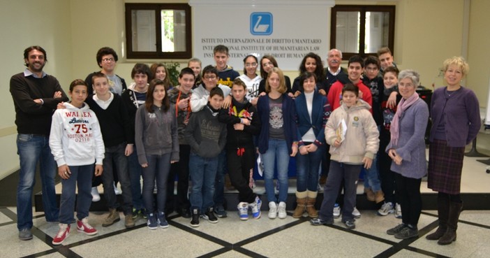 Sanremo: studenti della scuola media 'I. Calvino' in visita all’Istituto Internazionale di Diritto Umanitario Sanremo: studenti della scuola media 'I. Calvino' in visita all’Istituto Internazionale di Diritto Umanitario