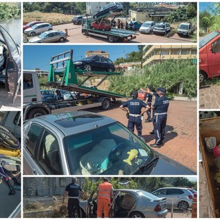 Sanremo: blitz della Polizia Municipale, smantellato campo abitativo abusivo per clochard (Foto e Video)