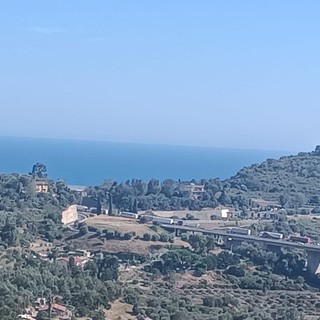 Traffico intenso in autostrada, code tra Bordighera e il confine di Stato Traffico intenso in autostrada, code tra Bordighera e il confine di Stato