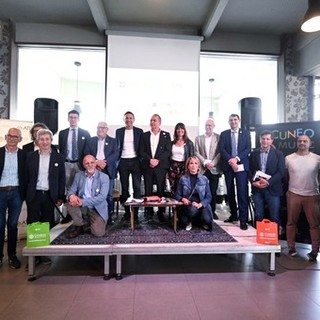 Le Alpi e le città d'arte del Cuneese si preparano ad ospitare gli appuntamenti dal vivo promossi con il "Cuneo Music & Art Festival" (VIDEO) Le Alpi e le città d'arte del Cuneese si preparano ad ospitare gli appuntamenti dal vivo promossi con il "Cuneo Music & Art Festival" (VIDEO)