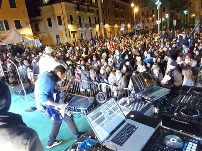 Imperia: soddisfatti i commercianti di Calata Cuneo per il Capodanno, ma c'è chi è preoccupato per i pochi eventi durante l'anno