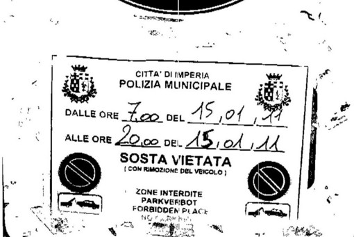 Imperia: cartelli di divieto in via Don Minzoni, lettore "Ennesima presa per i fondelli!" Imperia: cartelli di divieto in via Don Minzoni, lettore "Ennesima presa per i fondelli!"
