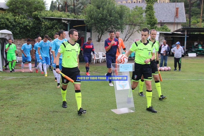 Calcio, Serie D. Le designazioni arbitrali della 10a giornata: Sanremese-Ghivizzano a Luongo di Napoli. Fischietto bergamasco per Savona-Borgosesia