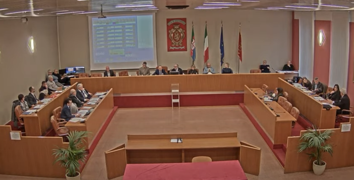 Ventimiglia, Pd: "Residenti segregati in casa quando piove, fare canalizzazione delle acque in via Della Chiesa"