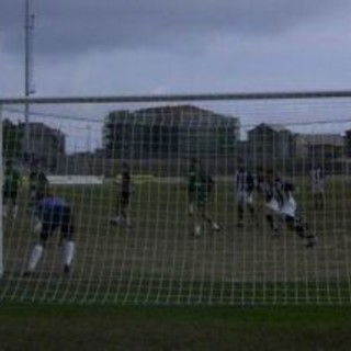 Calcio amatoriale: dopo molti rinvii per la pioggia riprende il torneo 'Ceci Von Mayer' Calcio amatoriale: dopo molti rinvii per la pioggia riprende il torneo 'Ceci Von Mayer'