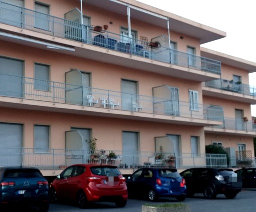 Diano Marina: ponte dell'Immacolata, una task force della polizia locale per tracciare la 'mappa' dei flussi verso seconde case e alloggi turistici (Foto) Diano Marina: ponte dell'Immacolata, una task force della polizia locale per tracciare la 'mappa' dei flussi verso seconde case e alloggi turistici (Foto)