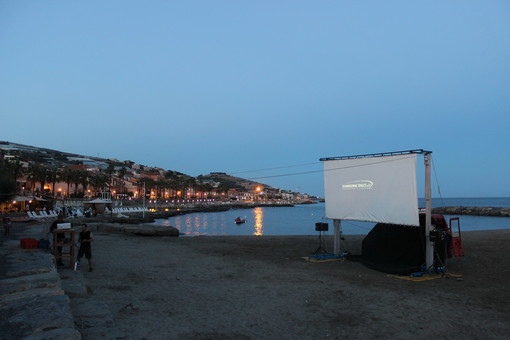 Riva Ligure: questa sera alla Spiaggia dei Tamerici, proiezione film d'animazione 'Frozen