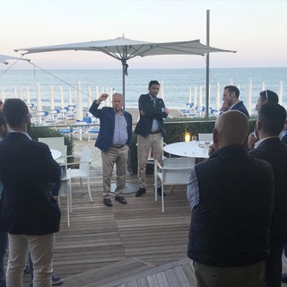 Imperia: elezioni, passeggiata a Borgo Marina per il candidato sindaco Claudio Scajola Imperia: elezioni, passeggiata a Borgo Marina per il candidato sindaco Claudio Scajola