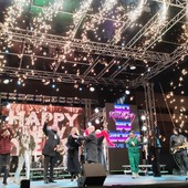 Musica live, spettacolo e fuochi d'artificio: il Capodanno in piazza anima Ventimiglia (Foto e video) Musica live, spettacolo e fuochi d'artificio: il Capodanno in piazza anima Ventimiglia (Foto e video)