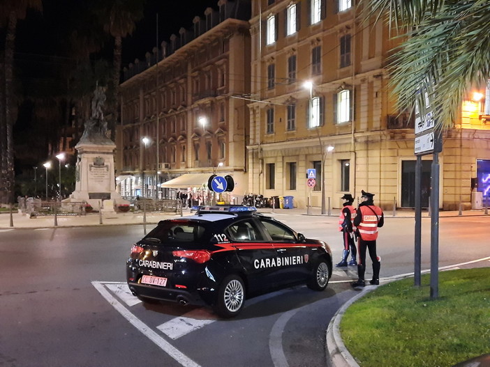 Serie di furti in bar e negozi ma anche su auto in sosta in tutta la provincia: arresti e denunce da parte dei Carabinieri Serie di furti in bar e negozi ma anche su auto in sosta in tutta la provincia: arresti e denunce da parte dei Carabinieri