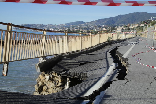 La strada crollata ai Tre Ponti La strada crollata ai Tre Ponti