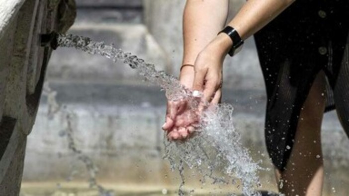 Torna il caldo afoso anche sulla nostra provincia: temperature che toccano già i 35 gradi e con l'alta umidità aumenteranno ancora Torna il caldo afoso anche sulla nostra provincia: temperature che toccano già i 35 gradi e con l'alta umidità aumenteranno ancora