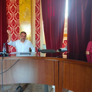 San Bartolomeo al Mare, la denuncia del sindaco Urso: "Ci hanno 'scippato' una classe. Decisione non condivisa e a pagare saranno soprattutto gli alunni" (Foto e Video)