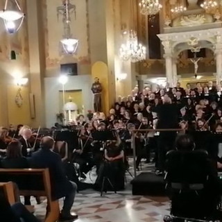 Successo della Sinfonica di Sanremo per il concerto alla Chiesa di Terra Santa di Bordighera