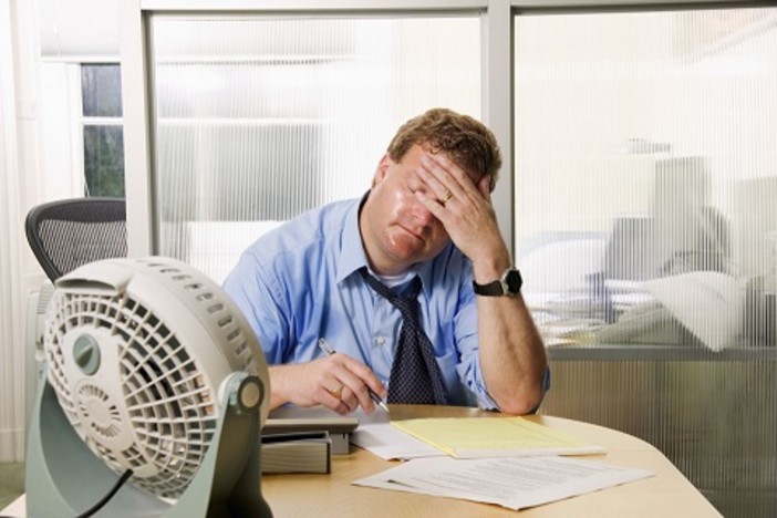 Fa troppo caldo, in Liguria lavoratori a rischio: al via misure preventive Fa troppo caldo, in Liguria lavoratori a rischio: al via misure preventive