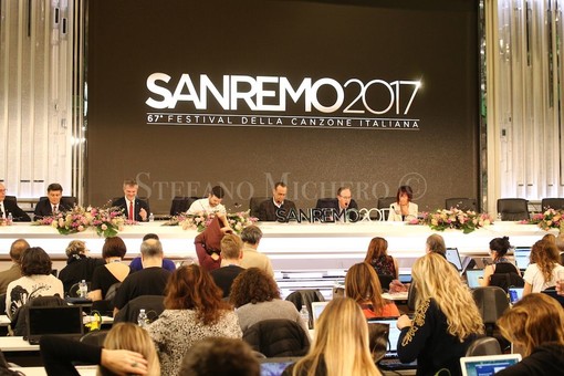#Sanremo2017: ascolti per la quarta serata, il picco di share con la consegna del premio a Giorgio Moroder #Sanremo2017: ascolti per la quarta serata, il picco di share con la consegna del premio a Giorgio Moroder