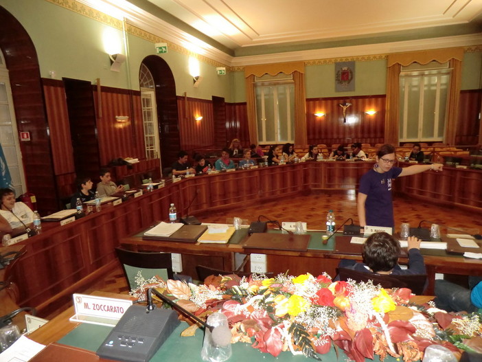 Sanremo: Consiglio Comunale dei Ragazzi, il bilancio finale improntato alla solidarietà