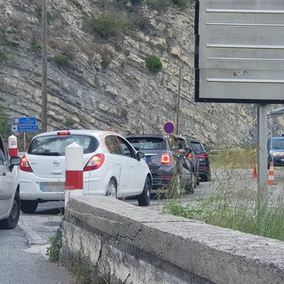 Lunghe code in Val Roya in questa prima domenica di luglio: i sindaci di Olivetta e di Airole "Dispettose ispezioni"