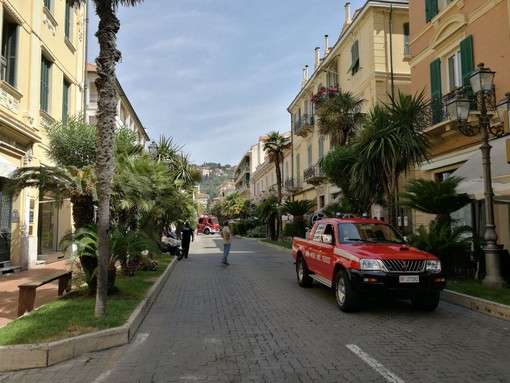 Bordighera: rilascio nell'aria di una sostanza non nota, corso Italia chiusa e mobilitazione di soccorsi
