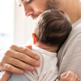 Con ‘Close the gap’, Coop sostiene la petizione per estendere il congedo parentale dei padri