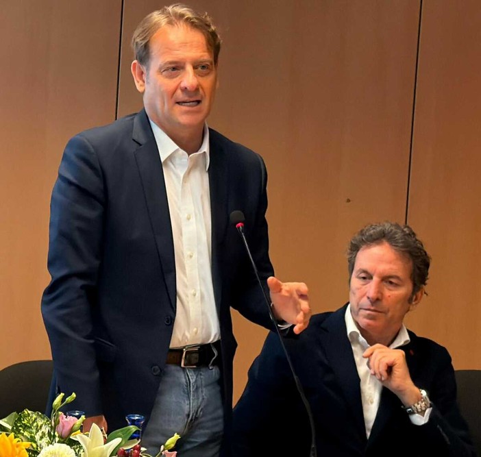 Al via il corso tecnico per assaggiatori dei olio d'oliva con gli Assessori regionali Alessandro Piana e Marco Scajola