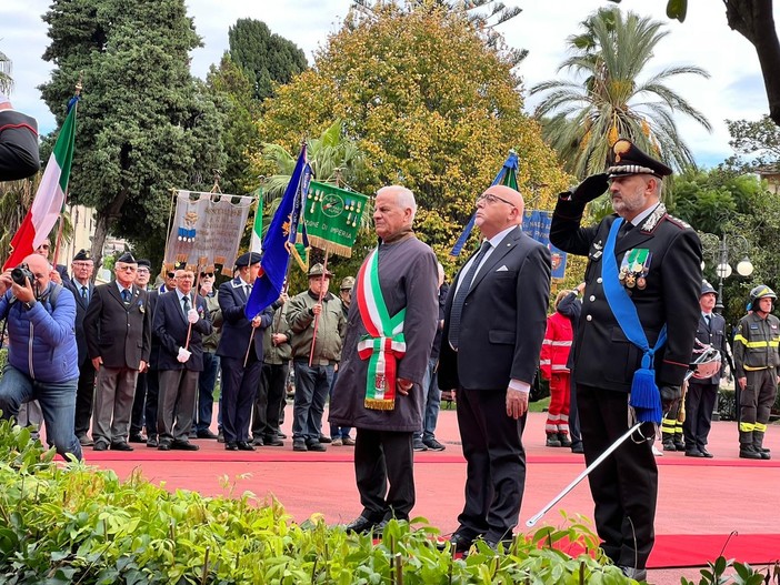 In piazza della Vittoria a Imperia le celebrazioni per il Giorno dell'unità nazionale e la Giornata delle forze armate (foto) In piazza della Vittoria a Imperia le celebrazioni per il Giorno dell'unità nazionale e la Giornata delle forze armate (foto)
