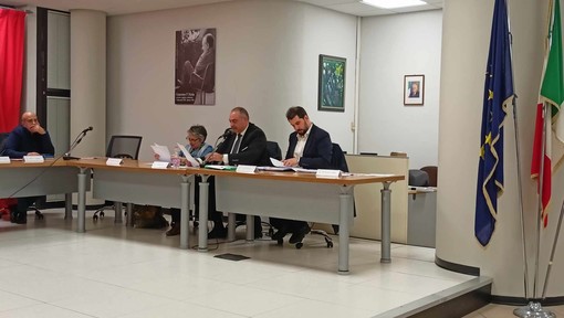 Vallecrosia, verificare lo stato di salute degli alberi ad alto fusto: il consiglio comunale approva la mozione della minoranza Vallecrosia, verificare lo stato di salute degli alberi ad alto fusto: il consiglio comunale approva la mozione della minoranza