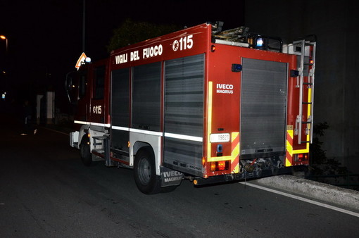 Diano Marina, ennesima perdita d'acqua sull'Incompiuta: sul posto anche i vigili del fuoco