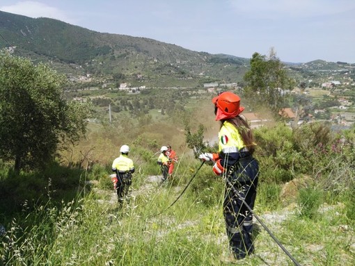 Regione: 385mila euro per comuni, organizzazioni di volontario e coordinamenti Aib per operazioni di antincendio boschivo Regione: 385mila euro per comuni, organizzazioni di volontario e coordinamenti Aib per operazioni di antincendio boschivo