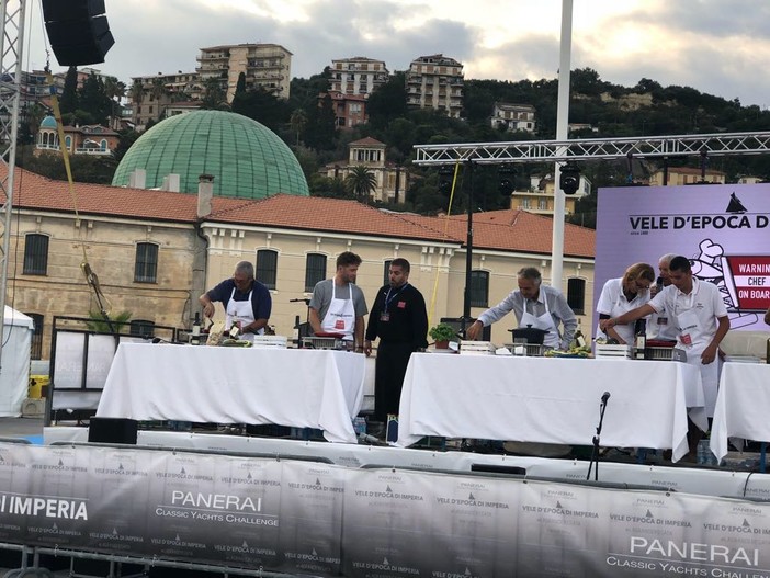 Imperia: Vele d'Epoca, il Comitato San Giovanni porta la sua Accademia dello Stoccafisso alla Cooking Race