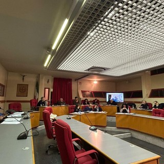 Taggia, spiagge a Amaie Energia: passa la delibera tra tensioni e accuse. Cascino: “Atto illegittimo, lo porto alla Corte dei Conti” Taggia, spiagge a Amaie Energia: passa la delibera tra tensioni e accuse. Cascino: “Atto illegittimo, lo porto alla Corte dei Conti”