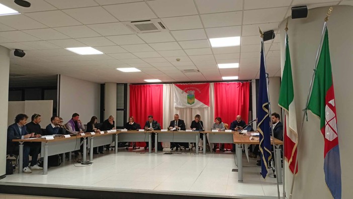 Vallecrosia: lunedì prossimo torna a riunirsi il Consiglio comunale, ecco l'ordine del giorno Vallecrosia: lunedì prossimo torna a riunirsi il Consiglio comunale, ecco l'ordine del giorno