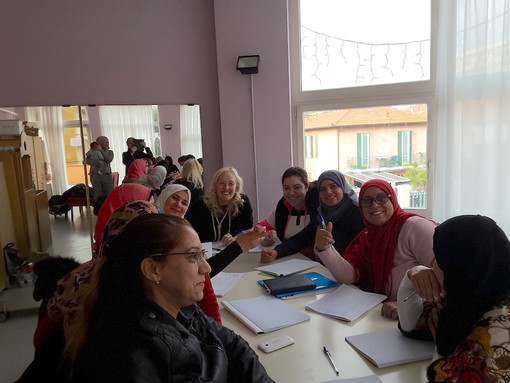 San Bartolomeo al Mare: Lions di Diano e Spazio 139 hanno organizzato corso di alfabetizzazione per donne extracomunitarie