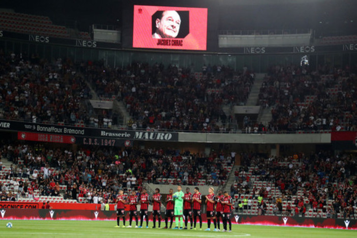 Nizza e Lille rendono omaggio a Jacques Chirac (foto tratta dal sito dell'OGC Nice) Nizza e Lille rendono omaggio a Jacques Chirac (foto tratta dal sito dell'OGC Nice)