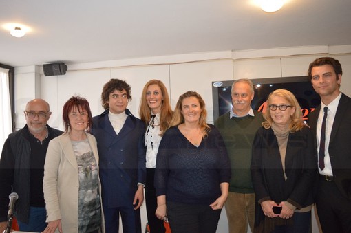 Sanremo: proseguono le riprese del film francese 'Dalida', tra i protagonisti Riccardo Scamarcio “Molto bello poter girare qui” (Foto e Video) Sanremo: proseguono le riprese del film francese 'Dalida', tra i protagonisti Riccardo Scamarcio “Molto bello poter girare qui” (Foto e Video)