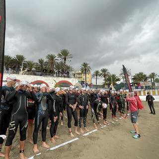 Ingrillì e Zane vincono il triathlon sprint al Challenge Sanremo. Spettacolo delle gare giovanili nel pomeriggio