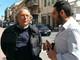 Vallecrosia, topi in città: il consigliere Quesada munito di fionda intervista commercianti e cittadini “Come vedete la presa di posizione dell'Assessore Paolino?” Vallecrosia, topi in città: il consigliere Quesada munito di fionda intervista commercianti e cittadini “Come vedete la presa di posizione dell'Assessore Paolino?”