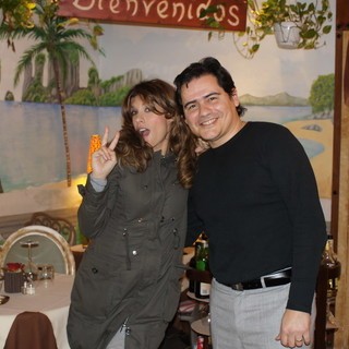 Festival 2011: specialità di pesce, gentilezza e simpatia per il ritorno di Elisabetta Canalis al Buena VIsta