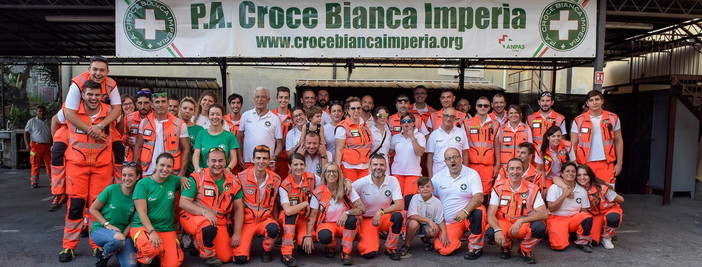 Imperia: per acquisto di materiale anticovid, la Croce Bianca organizza numerosi 'Banchetti di Natale' Imperia: per acquisto di materiale anticovid, la Croce Bianca organizza numerosi 'Banchetti di Natale'