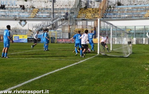 Eccellenza: Rovella ne fa 3, Unione Sanremo corsara a Voltri. Secondo posto un pò più vicino