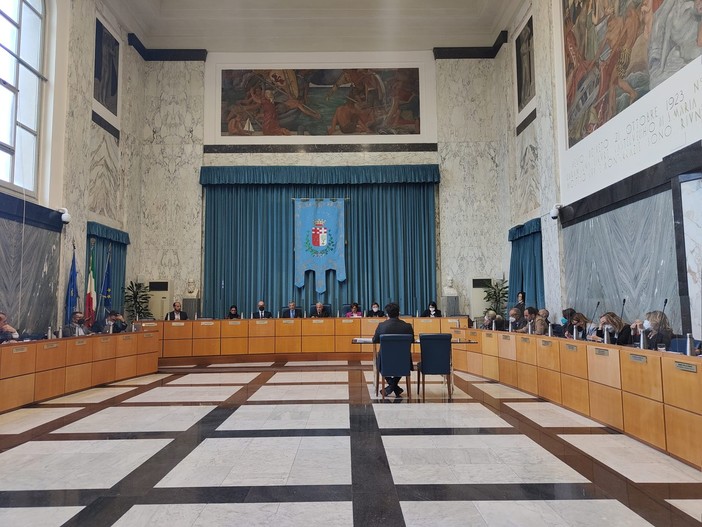 Imperia, in consiglio comunale il nuovo Piano delle antenne per la telefonia mobile